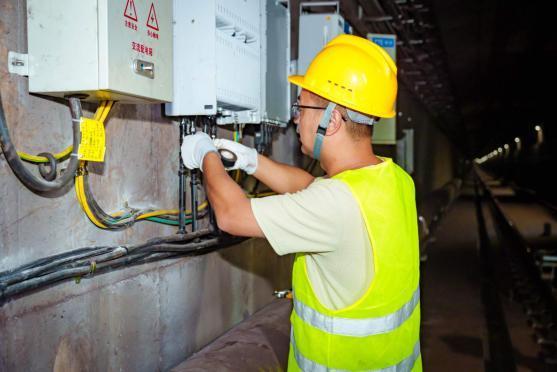 微配资 全国首例！辽宁移动完成地铁隧道4.9G双频覆盖试商用验证